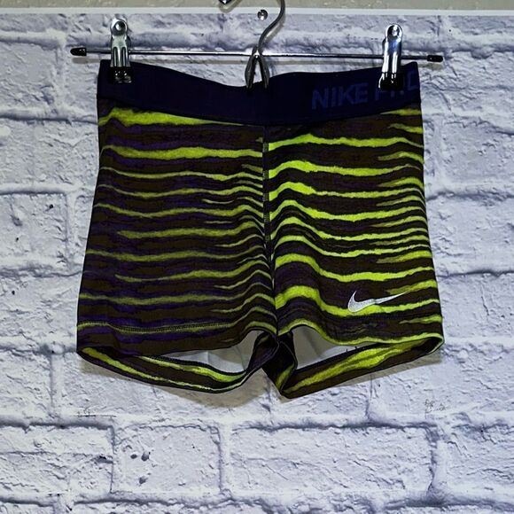 Nike Pro Nike Pro Dri Fit Women’s Shorts Purple Striped Size S - Picture 4 of 8